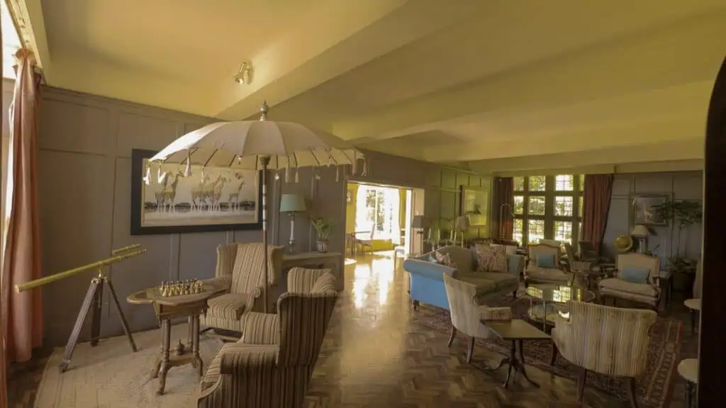 Lounge giraffe manor