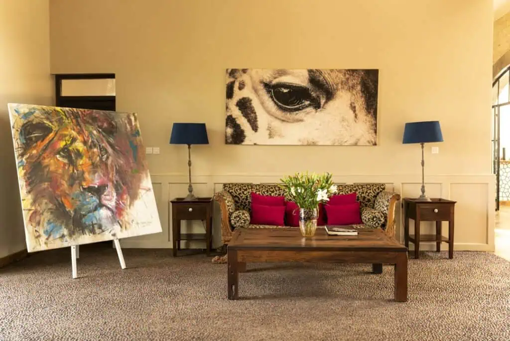 lounge giraffemanor spa