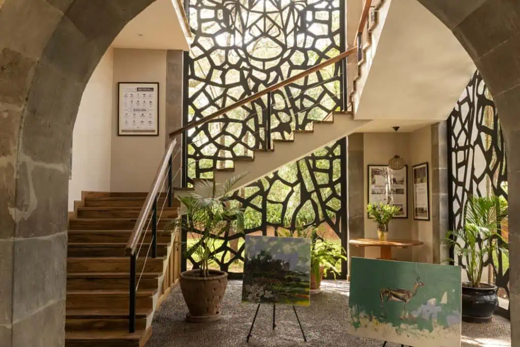 staircase giraffe manors pa